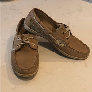 Sperry women’s boat shoes